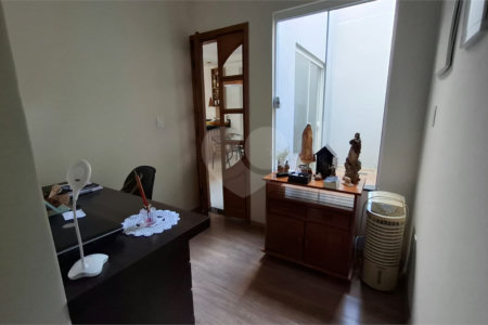 Casa Térrea de Alto Padrão à Venda – Próxima ao Shopping