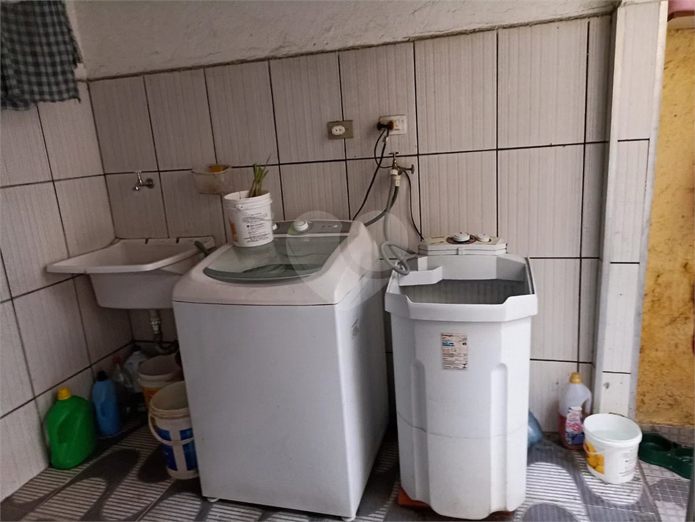Sobrado à venda com 4 quartos em Vila Continental, São Paulo, SP