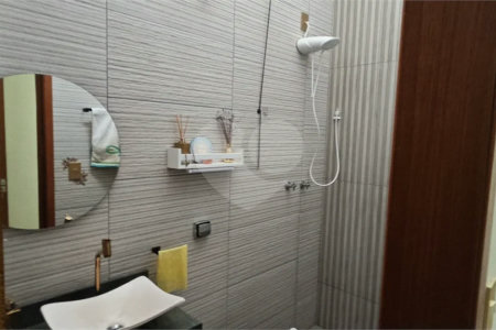 Casa Nova (Apenas 2 Anos) com Suíte: Conforto, Segurança e Localização Privilegiada!