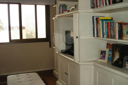 Higienópolis com 4 suítes com 260m².Maravilhoso!