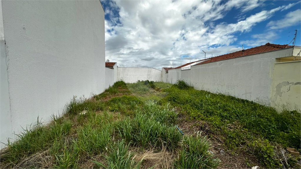 Terreno à venda em Jardim São João Batista, São Carlos - SP