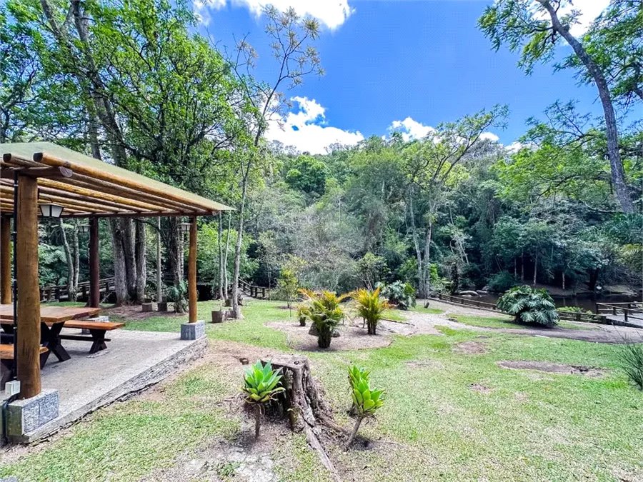 Casa á venda em condominio em Caieiras SP