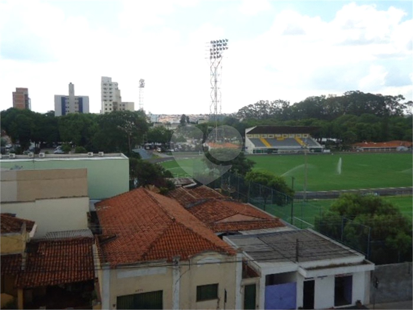 Apartamento com 130m² enfrente ao São Carlos Clube