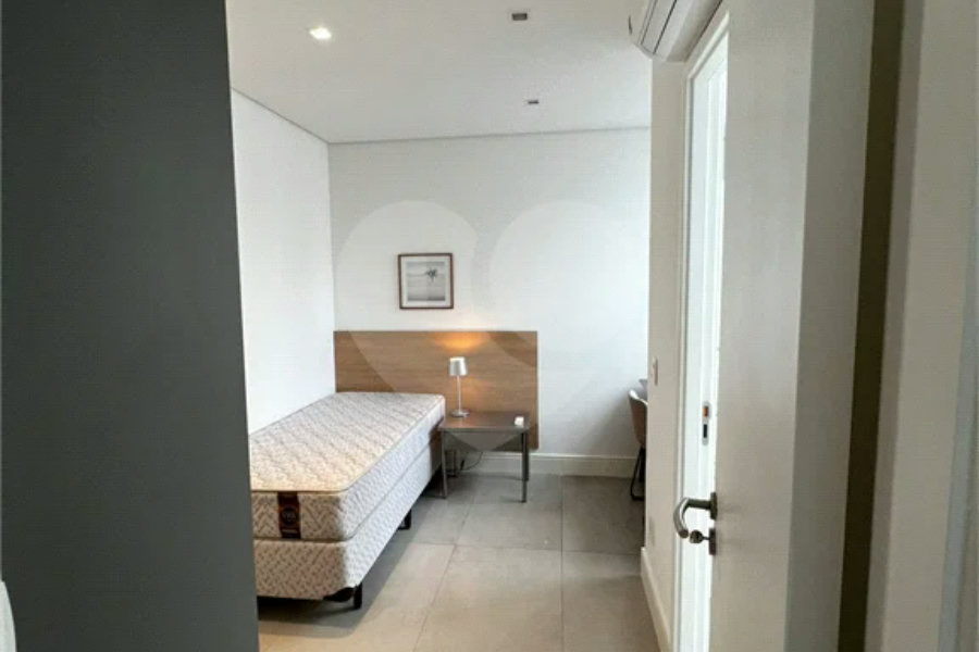 Linda Cobertura Duplex para venda no Jardim Paulista com 87,45 m² decorada!