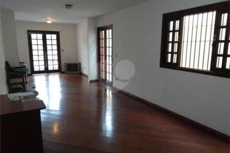 Sobrado á venda com 200m² - Bosque da Saúde, São Paulo
