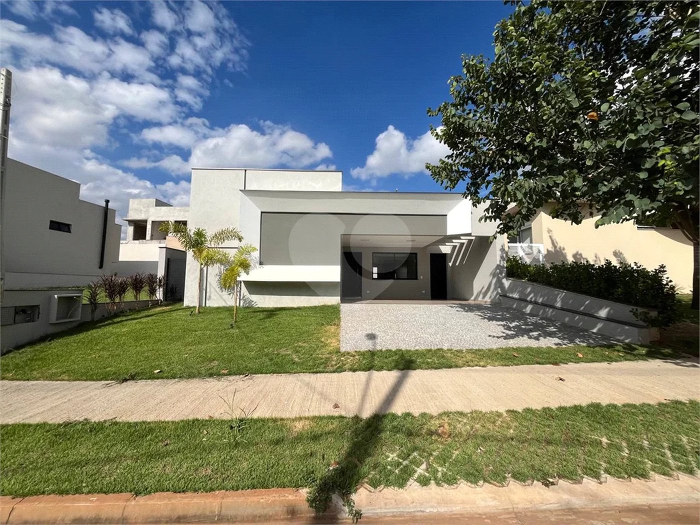 Excelente Casa Plana no Condomínio Bela Vista