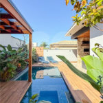 Indaiatuba - HOME DESIGN - Casa Térrea - Condomínio Paradiso - 420 m² de terreno - 307,19 m² de área construída - 3 suítes completas, sendo 1 master com closet planejado e banheira de imersão - Sala de TV reversível para 4ª suíte - Sala de estar ampla e varanda gourmet integrada - Cozinha com móve