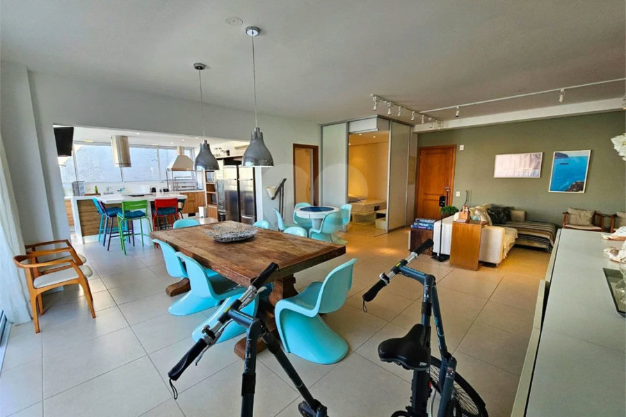 Cobertura à venda com 4 quartos, sendo 3 suítes, em Riviera de São Lourenço, Bertioga, SP