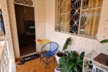 Ó TIMO CASA COM 3 QUARTOS E TERRAÇO EM CONTOMINIO FECHADO