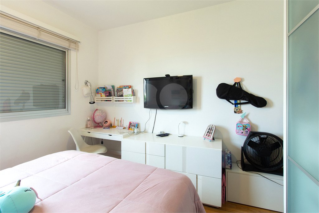 Apartamento a venda no Campo Belo, 192 M², 3 suites, 3 vagas, lazer e próximo ao metrô