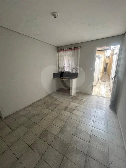 Casa de fundos para locação Jardim Juscelino Kubitschek