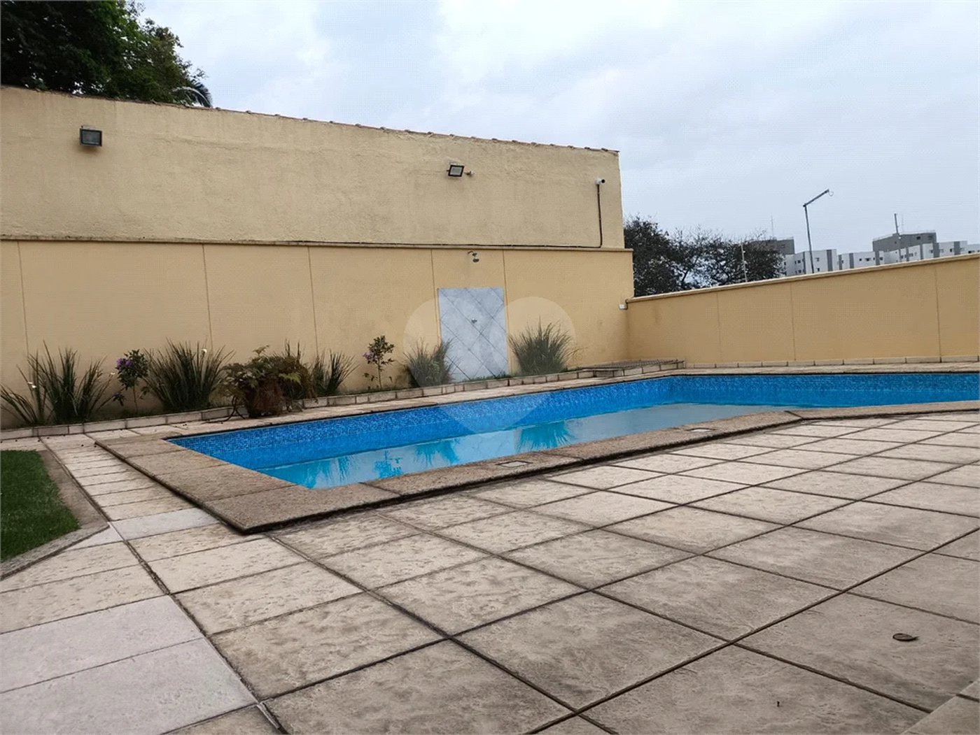 SOBRADO MARAVILHOSO A VENDA NO JARDIM FLORESTA (TREMEMBÉ) - 4 SUÍTES, PISCINA E 6 VAGAS DE GARAGEM