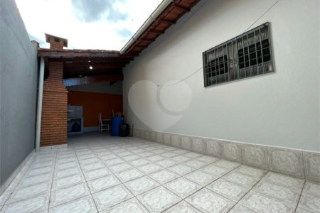 CASA NA PRAIA A POUCOS PASSOS DO MAR TERRENO AMPLO E EXCELENTE ESPAÇO PARA TODA A FAMÍLIA