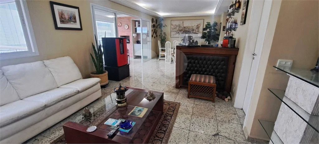Apartamento à Venda no Campo Belo com 123m², 2 Suítes, Churrasqueira e 2 Vagas