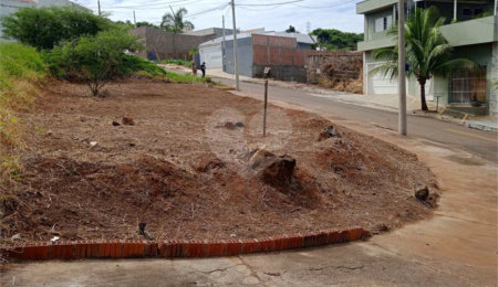 Terreno à venda em Jardim Medeiros, São Carlos, SP