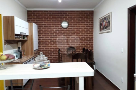 SOBRADO RESIDENCIAL EM EXCELENTE LOCALIZAÇÃO