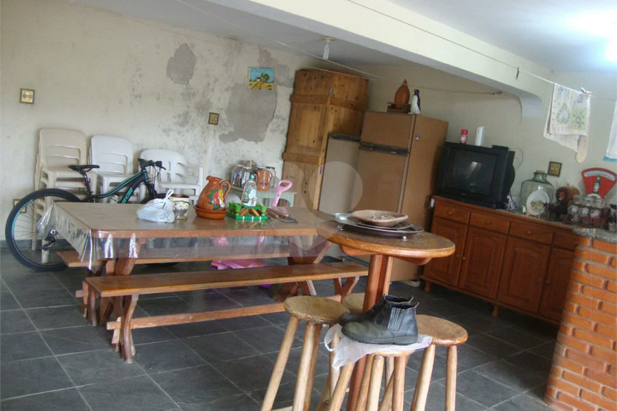 Chácara à venda com 5 quartos, sendo 2 suítes, em Jardim Arujá, Arujá, SP