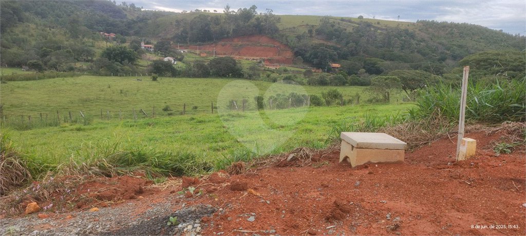 Terrenos de 300 metros em condomínio fechado e prontos para construir na região de Atibaia