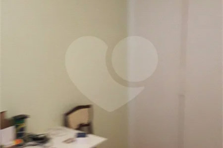 Apartamento de 2 quartos à venda perto do Metrô Paraíso! Excelente localização!