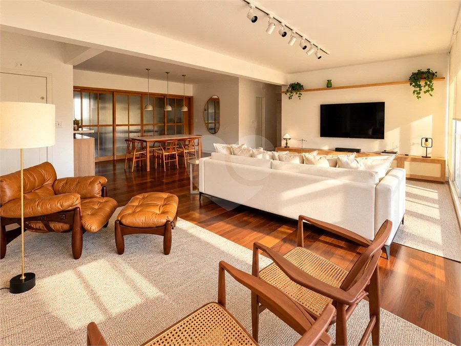 Apartamento à venda com 4 quartos, sendo 1 suíte, em Alto da Boa Vista, São Paulo, SP