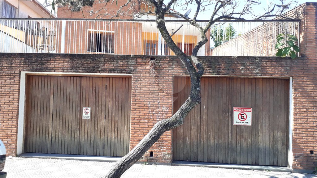 BELA CASA 274 M² C/ 3 QUARTOS 1 SALA 1 COZINHA 3 BANHEIROS 2 VAGAS Para Estacionamento coberta P/ VENDA NA V N Cachoeirinha