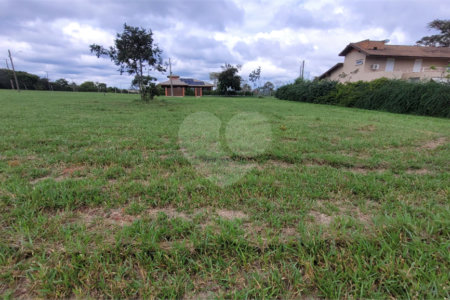Loteamento no Condomínio Vila Pinhal do Broa