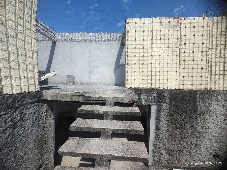 Terreno 810 metros à venda em Atibaia com projeto aprovado exclusivo de alto padrão com construção inacabada