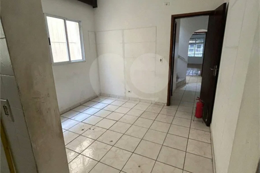 Excelente sobrado para comércio ou residência na Vila Santa Catarina