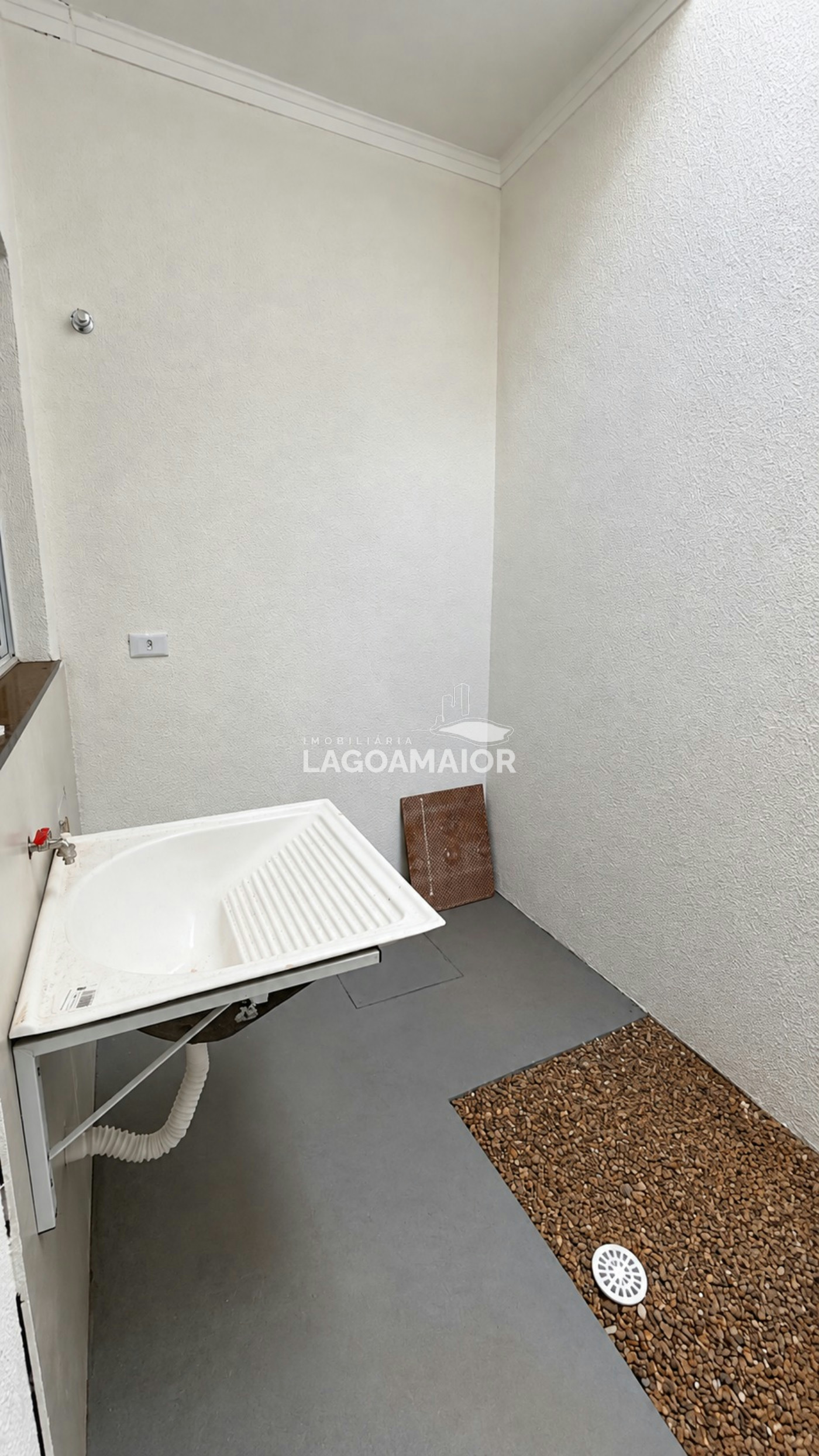 Casa à venda ou para alugar com 2 quartos, sendo 1 suíte, em Bela Vista da Lagoa, Três Lagoas - MS