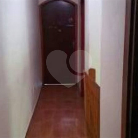 Casa com 205m² , 3 dormitórios , sendo todos suítes , 5 vagas , á venda no bairro Bangú em Santo André.