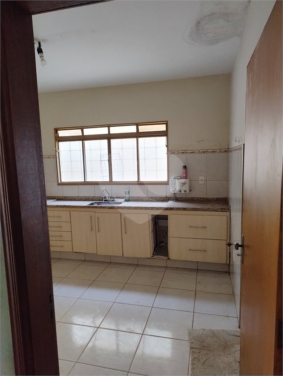 Excelente sobrado para venda no residencial Parati