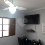 Casa térrea para venda, com 2 dormitórios, sendo 1 suíte.
