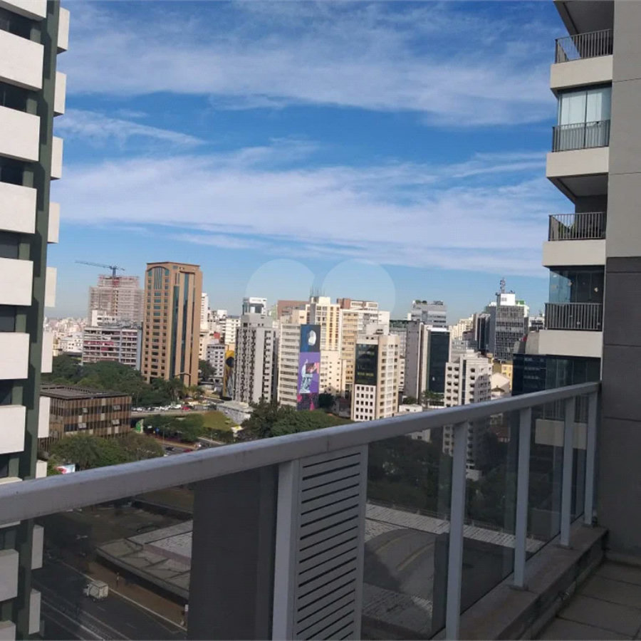 Conjunto comercial duplex à venda na Aclimação. Andar inteiro, puro charme!