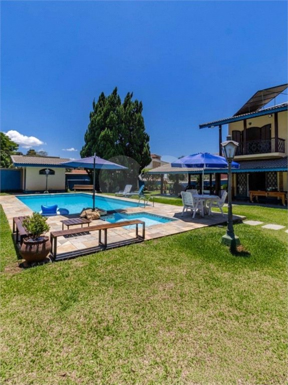 Casa com 6 Quartos e 8 banheiros à Venda, 1500 m² de Terreno em Atibaia/SP