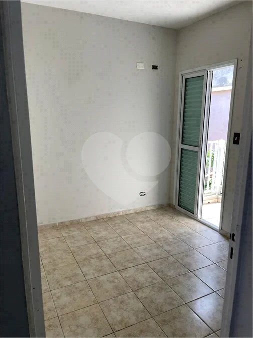 Sobrado com 4 dormitórios, 2 suítes, closet, varandas, escritório, jardim de inverno, espaço gourmet com churrasqueira e fogão a lenha e 3 vagas.