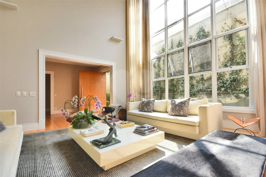 Casa impecável em terreno de 546m2