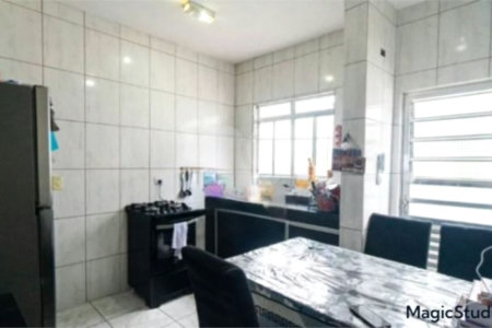 Casa com 200m² , 4 dormitórios , sendo 3 suítes , 2 vagas , à venda no Jabaquara.
