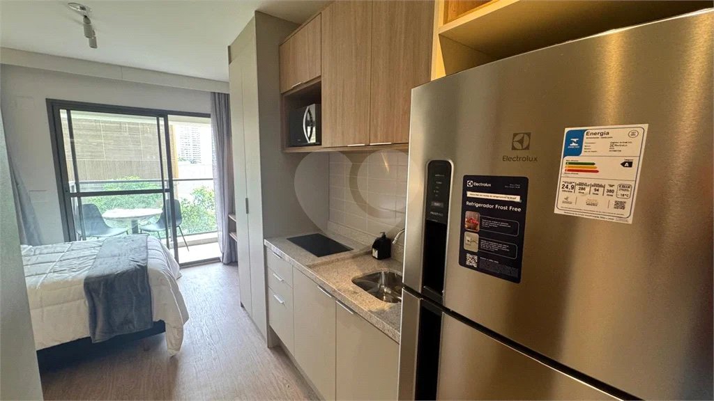 Studio mobiliado de 26m para locação em Moema