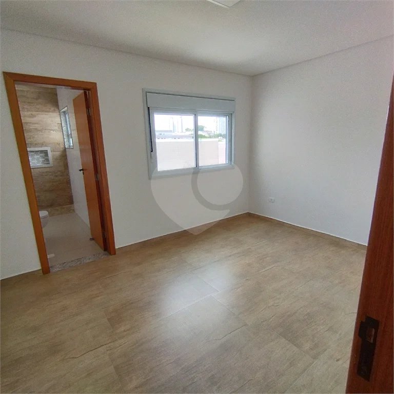 Sobrado à venda, 3 suítes, garagem, a 300 m do metrô Vila Matilde