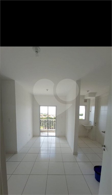 Apartamento no Condomínio Flor de Liz.