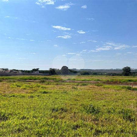 Lote a venda no Essenza