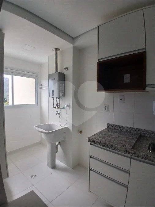 Apartamento de 2 quartos com planejados, sacada e lazer completo| Condomínio| São Roque