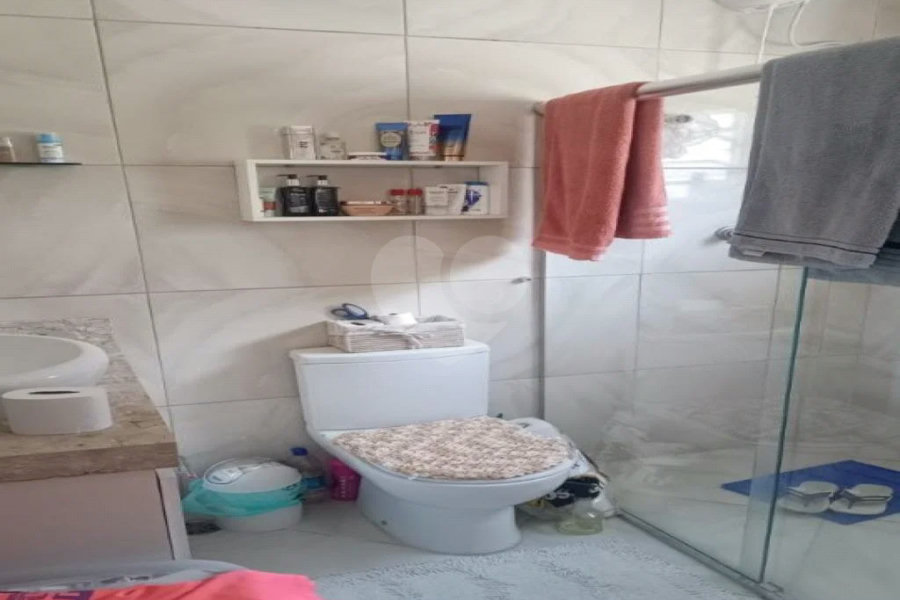 Ótimo sobrado à venda, ao lado do Roldão na Av. Cupece.