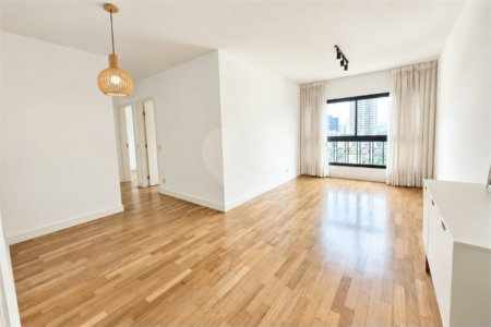 ÓTIMO APARTAMENTO 76 m² ÚTEIS REFORMADO 1 VAGA DE GARAGEM