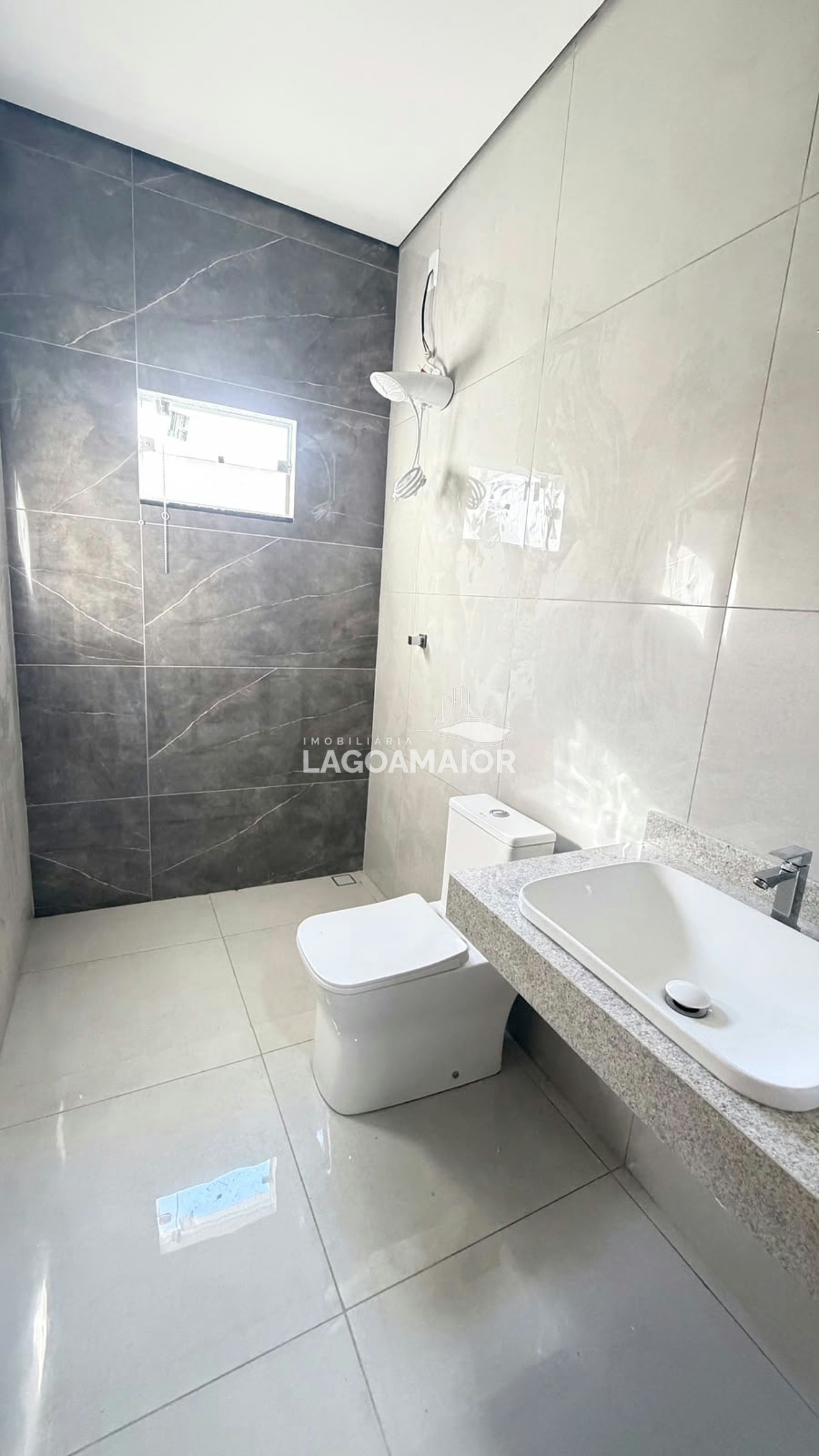 Casa para alugar com 2 quartos, sendo 1 suíte, em Nova Tres Lagoas, Três Lagoas - MS