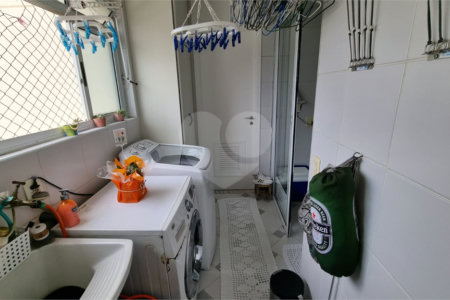 Apartamento à venda com 3 quartos, sendo 1 suíte, em Jardim Marajoara, São Paulo, SP