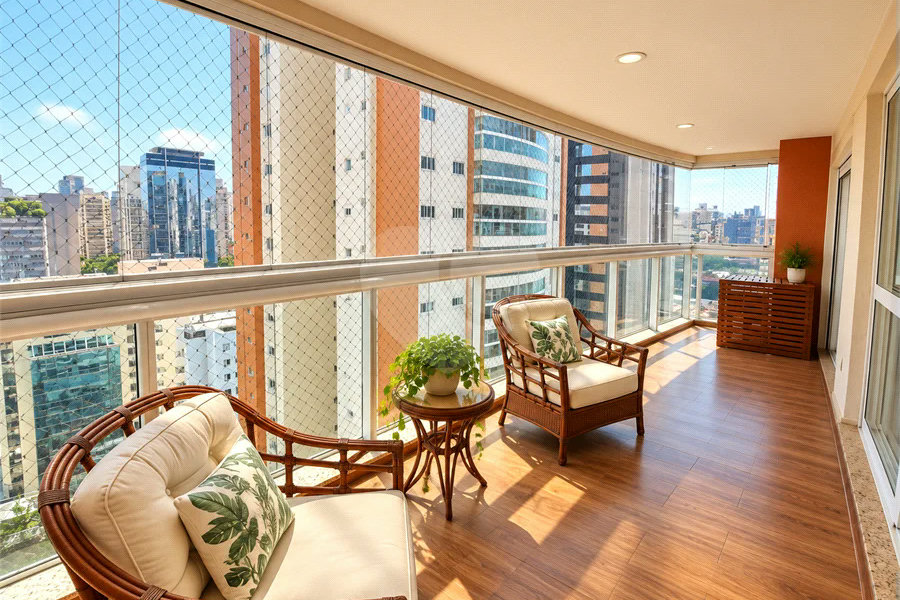 Vila Olímpia - | 128 m² | 3 Suítes | 4 Vagas - Condomínio Clube