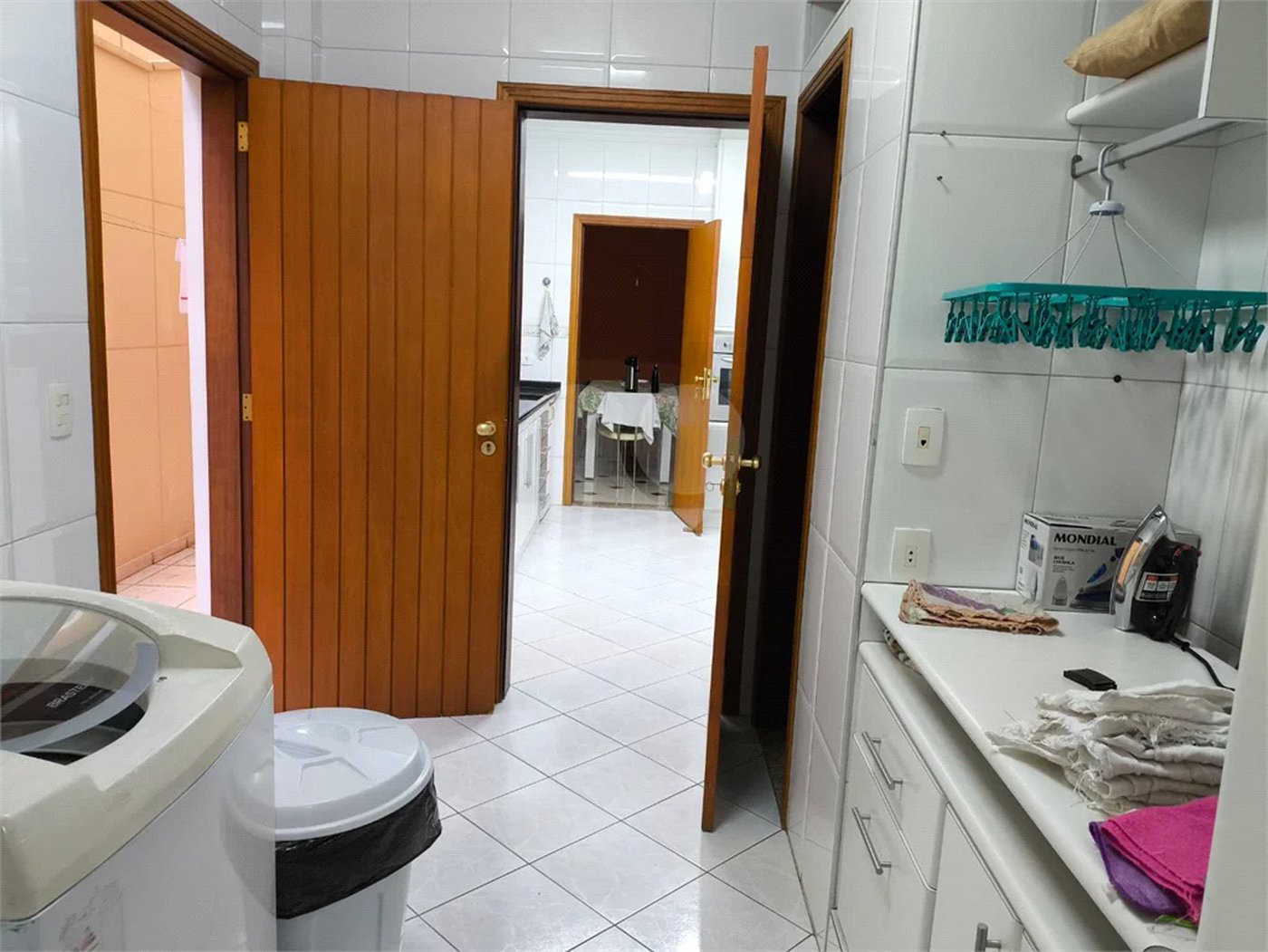 SOBRADO MARAVILHOSO A VENDA NO JARDIM FLORESTA (TREMEMBÉ) - 4 SUÍTES, PISCINA E 6 VAGAS DE GARAGEM