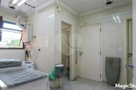 Apartamento com 187m² , 4 dormitórios , sendo 1 suíte , 3 vagas , para locação na Vila Mariana.