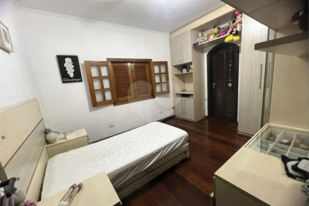 Sobrado à venda ou para alugar com 3 quartos, sendo 2 suítes,  em Arujázinho Iv, Arujá, SP